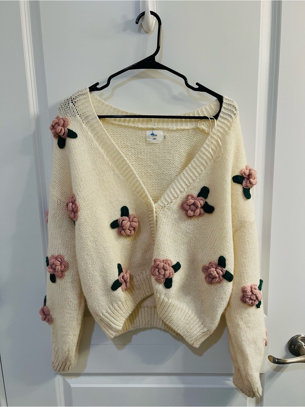 Cream V-Neck Floral Sweater Cardigan